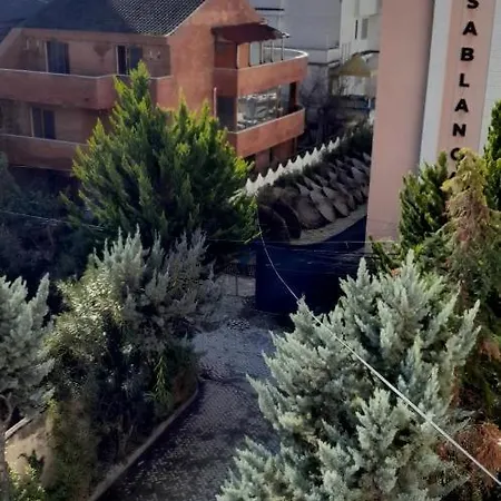 светлый с открытым балконом на пляже Apartmán *